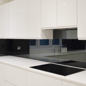 Mirror Splashbacks create space and a feature